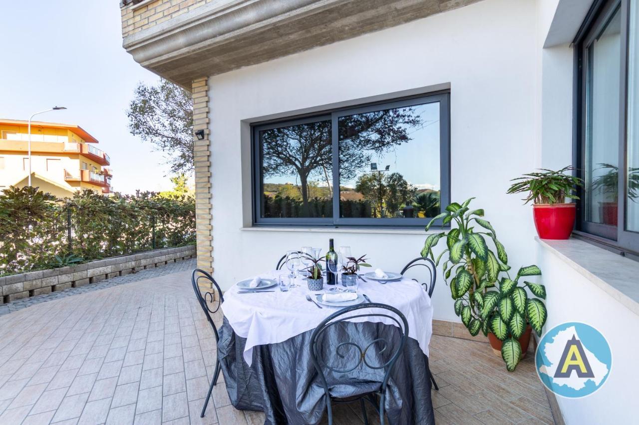 Hotel Isola Felice Silvi Paese Exterior foto