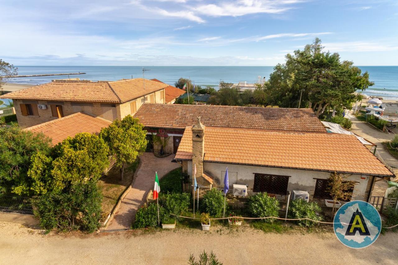 Hotel Isola Felice Silvi Paese Exterior foto